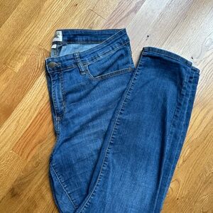 Universal Thread Jeans - Size 14 - Medium wash